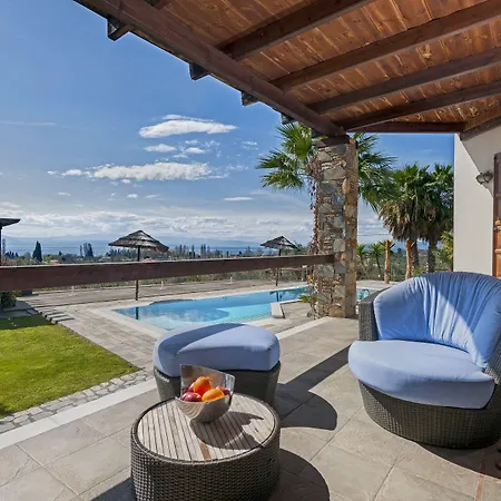 Iakovakis & 4* Koropi