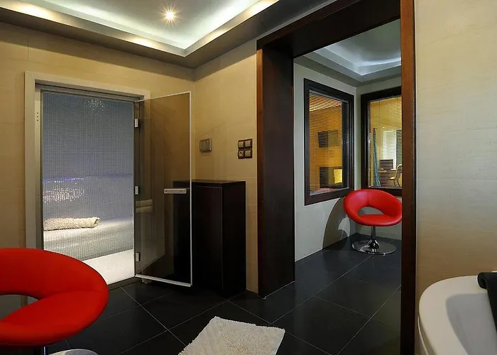 Iakovakis & Hotel Koropi